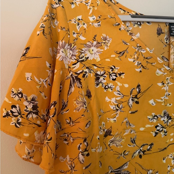 Floral Yellow Blouse - Picture 2 of 5